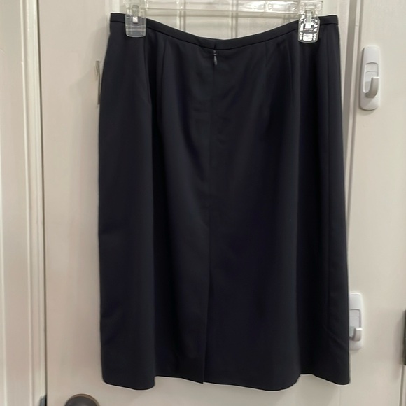 TALBOTS wool blend navy pencil skirt.  8 - Picture 4 of 8
